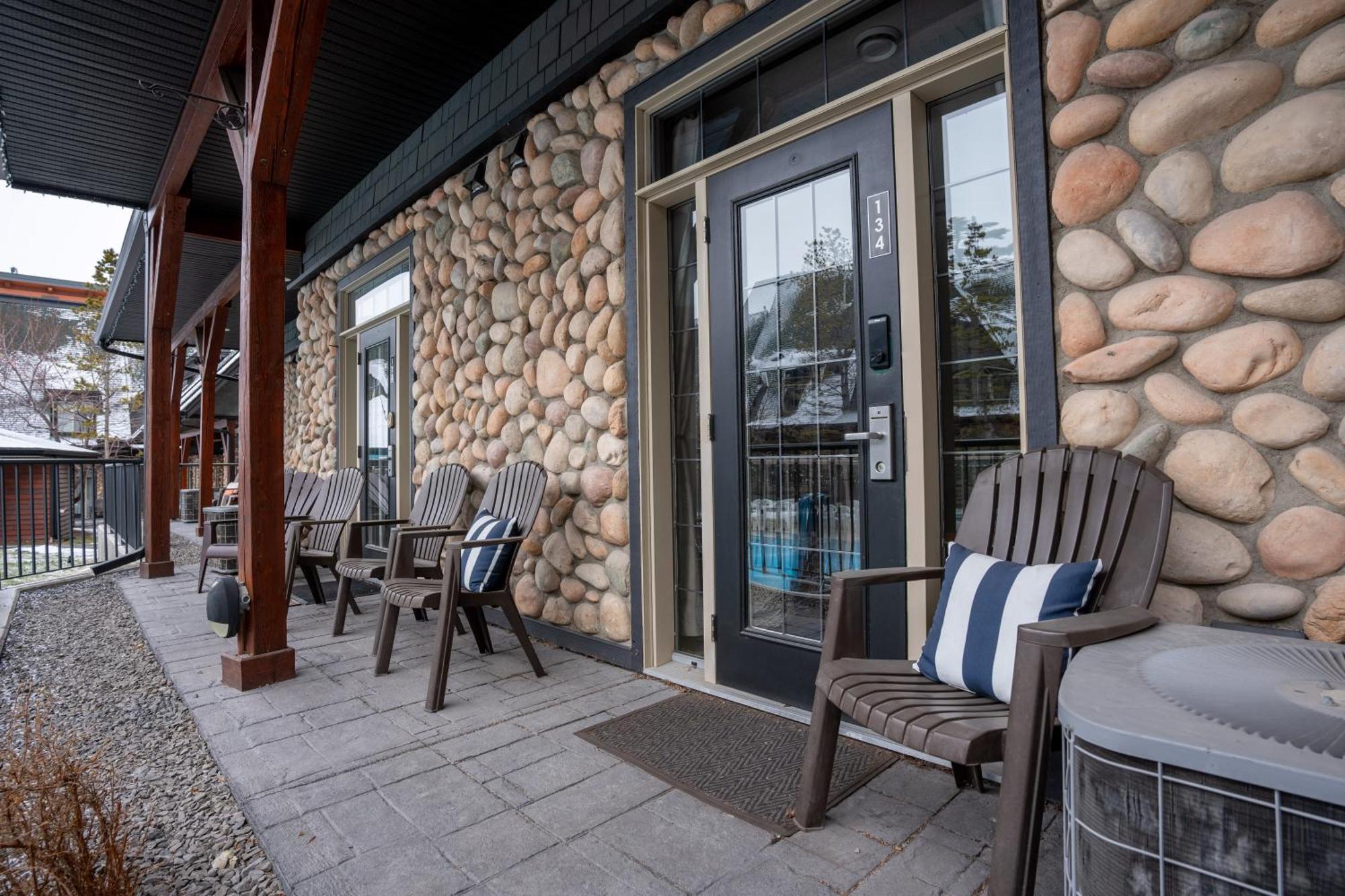 Grotto Canyon Chalet Canmore Ngoại thất bức ảnh