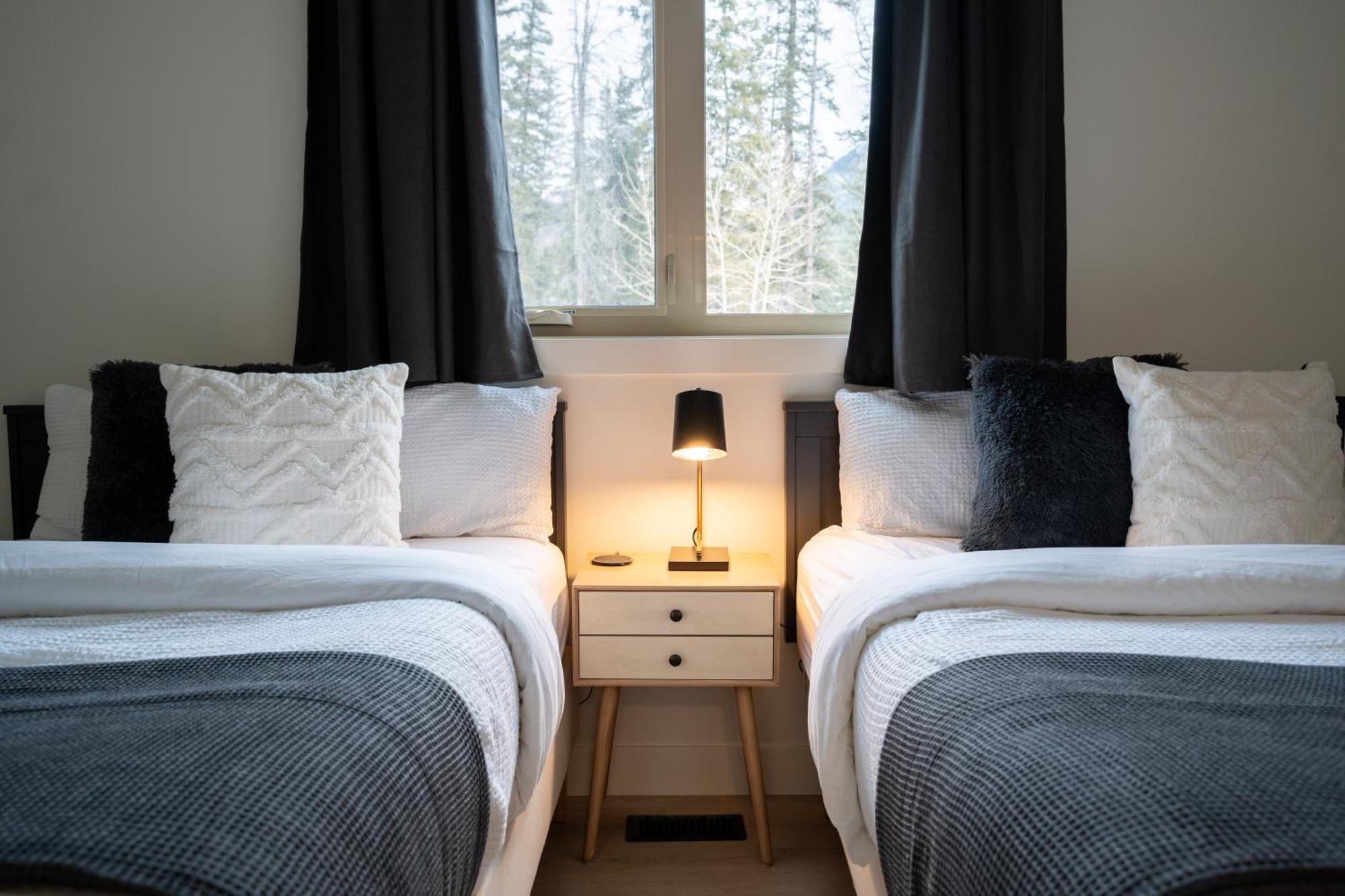 Grotto Canyon Chalet Canmore Ngoại thất bức ảnh